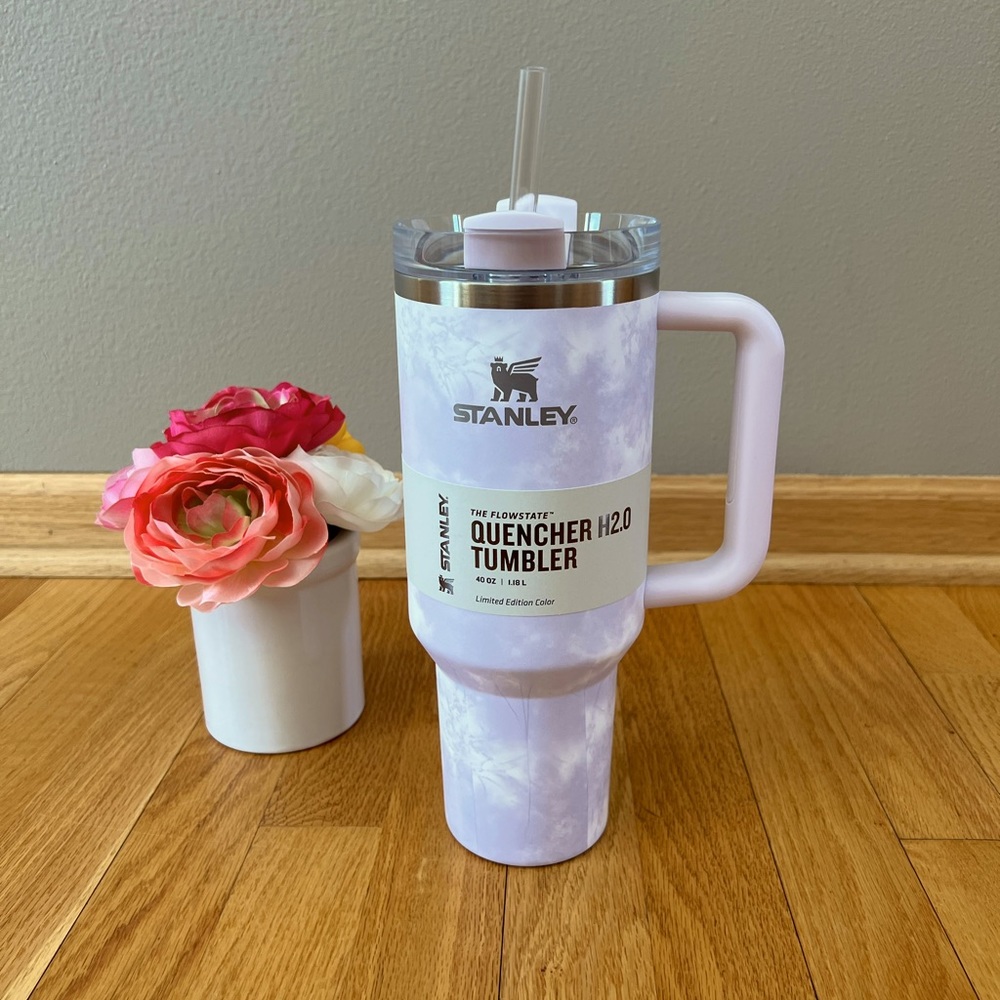 Target Exclusive Stanley 40 oz H2.0 FlowState Quencher Tumbler Wisteria Tie Dye